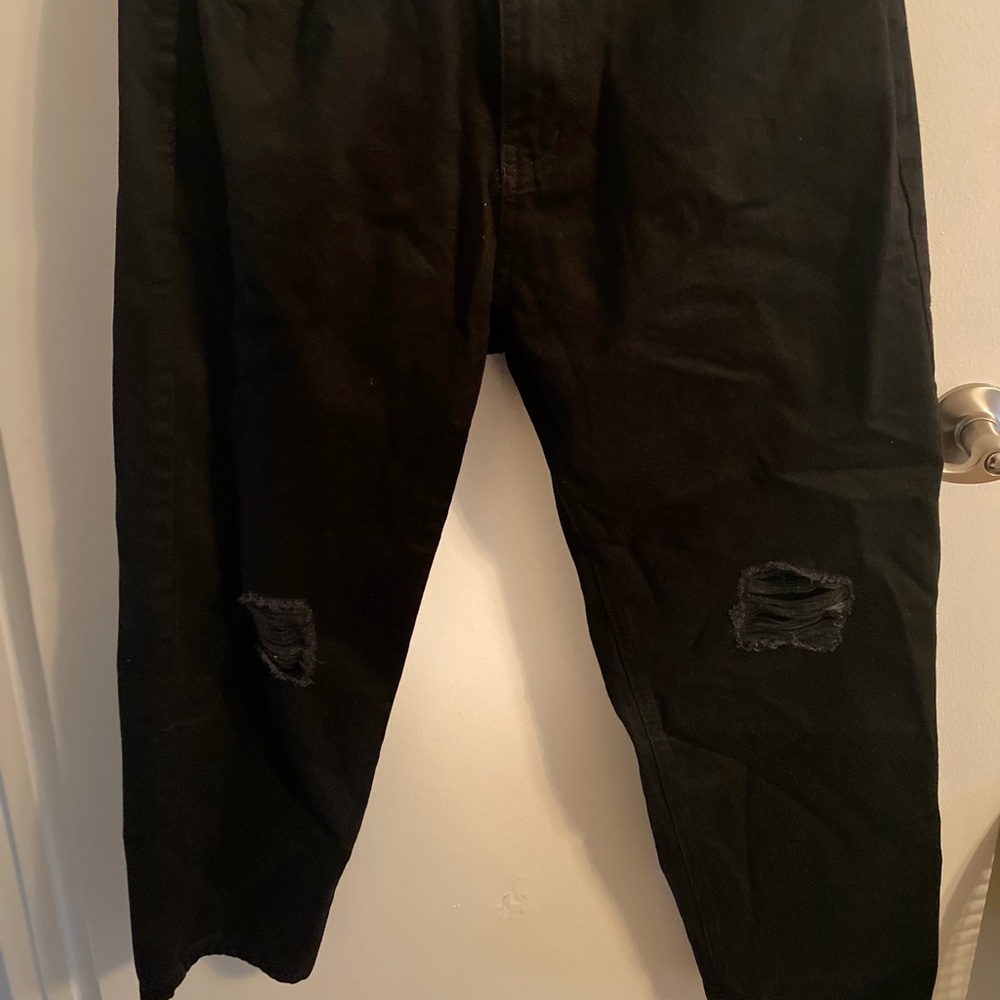 Black new pair of boohoo jeans. They are for petite as well.